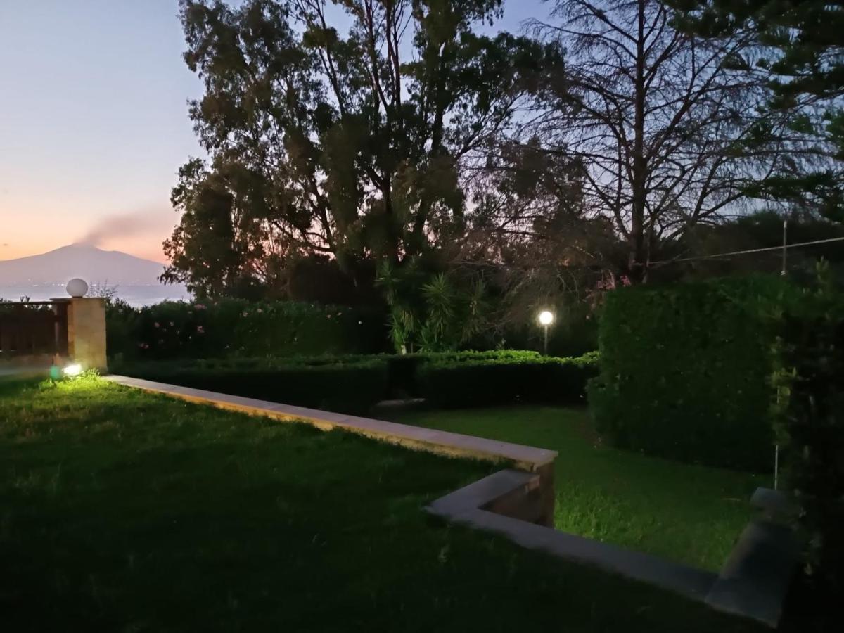 Villa Francesca Augusta Bagian luar foto